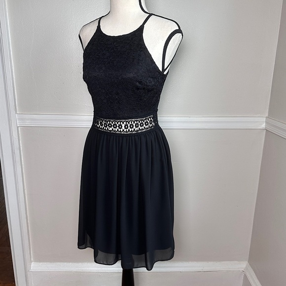 BCX Black Lace Mini Dress Stretchy A-Line w/ Crochet Waist Feminine Minimalist - Picture 6 of 15